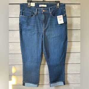 NWT Signature by Levi Strauss Capri Jeans
